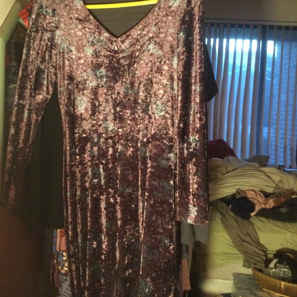 Long sleeve knee length velvety dress, small